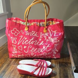 Victoria's Secret Large Pink Beach, Travel Bag, Tote Bag‎ with Tan Handles.